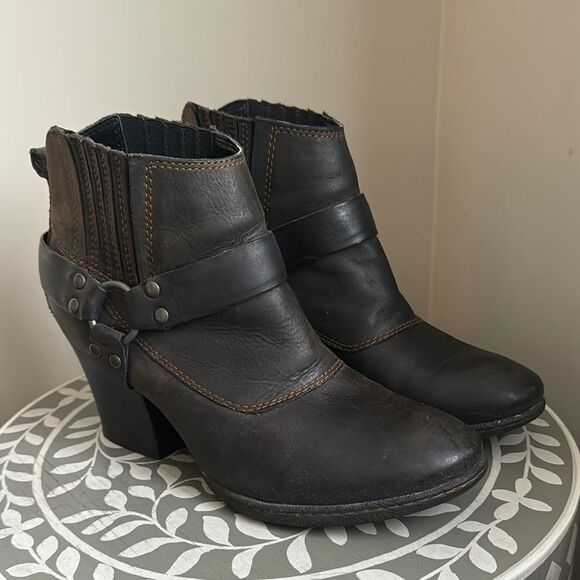 b.o.c. Black & Brown Western Ankle Boots with Chunky Heel Sz 9 - Picture 5 of 12